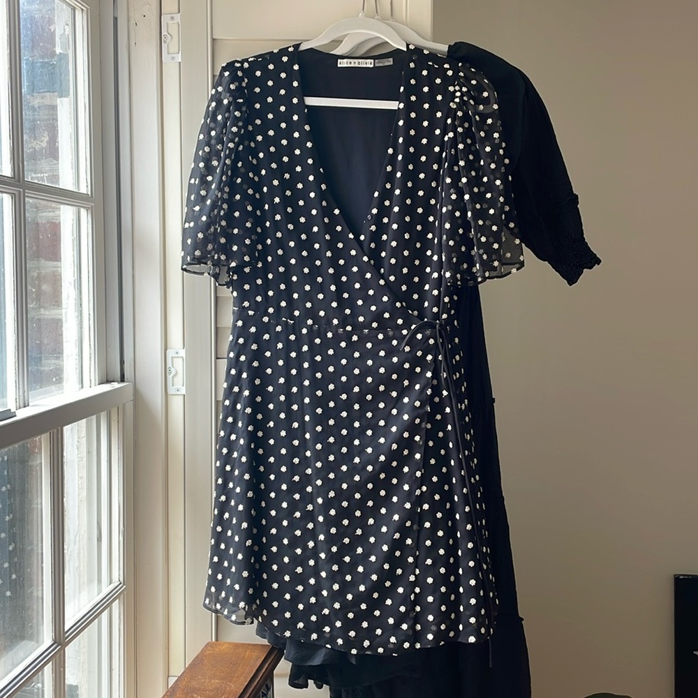 Alice & Olivia floral dot tie wrap dress in black size 10
